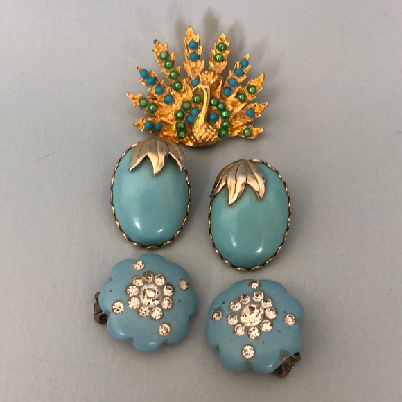 1960-70 Vintage Peacock brooch & earrings turquoise aqua - Picture 1 of 6